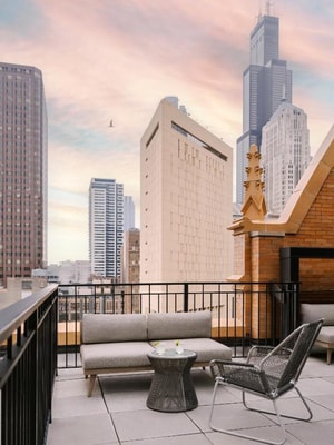 One Bedroom Apartment Near Pritzker Park CHI 10 Luxury Bookings