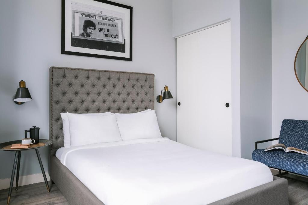 One Bedroom Apartment Near Pritzker Park CHI Luxury Bookings