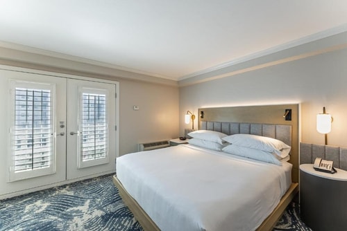 Premium Room Near Scandalous Artistry Salon ORL 1 Luxury Bookings