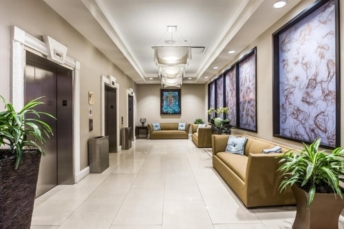 Premium Room Near Scandalous Artistry Salon ORL 8 Luxury Bookings