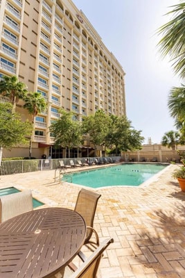 King Suite Near Scandalous Artistry Salon ORL 14 Luxury Bookings