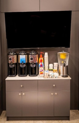 King Room Near Blatt Billiards NYC 8 Luxury Bookings