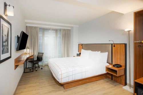 King Room Near Blatt Billiards NYC Luxury Bookings