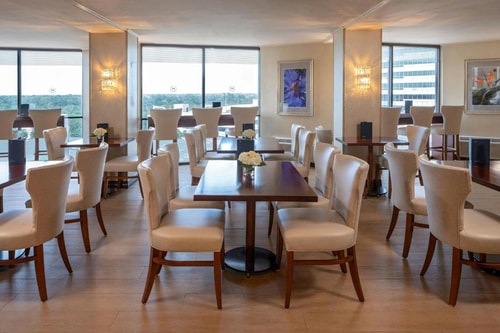 Queen Guest Room Near Dyer Stadium HOU 9 Luxury Bookings