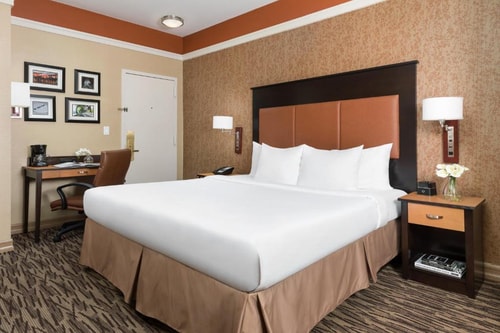 Queen Room Near Greeley Square Park NYC Luxury Bookings