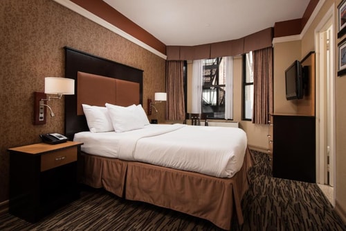 Queen Room Near Greeley Square Park NYC 3 Luxury Bookings