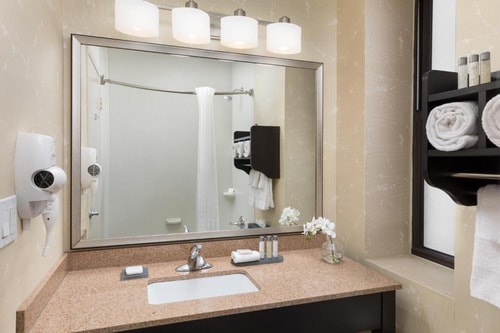 Queen Room Near Greeley Square Park NYC 4 Luxury Bookings