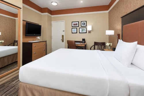 Queen Room Near Greeley Square Park NYC 9 Luxury Bookings