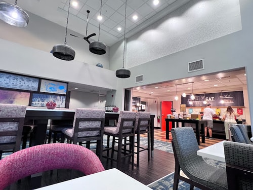 Queen Room Near Extra Space Storage ORL 5 Luxury Bookings