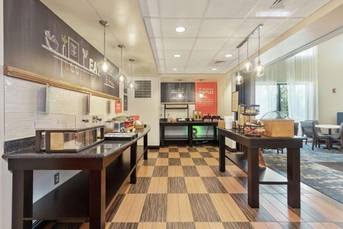 Queen Room Near Extra Space Storage ORL 9 Luxury Bookings