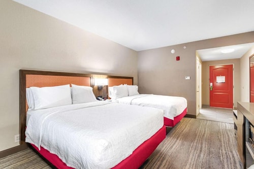 Queen Room Near Extra Space Storage ORL 1 Luxury Bookings