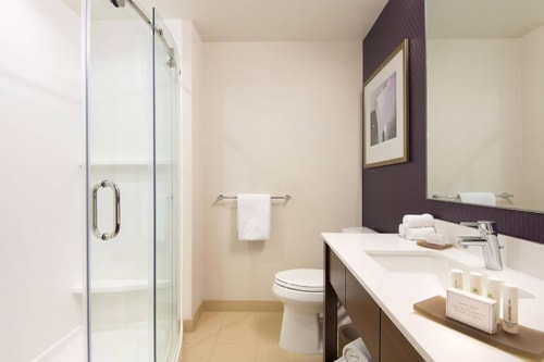 Guest Room Near Indian Alley LA 3 Luxury Bookings