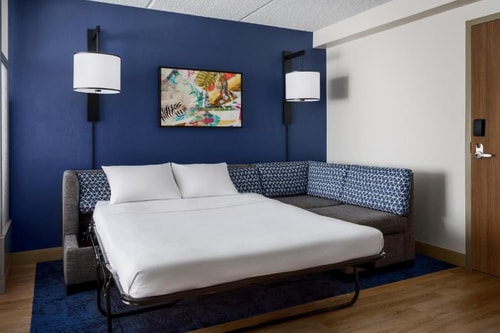 King Room Near Budget Car Rental ORL 1 Luxury Bookings