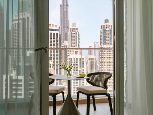Superior Studio Apartment Near Clover Bay Tower 2 Luxury Bookings