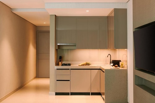 Superior Studio Apartment Near Clover Bay Tower 4 Luxury Bookings