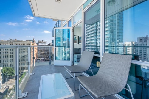 One Bedroom Suite Near Massage Envy LA 5 Luxury Bookings