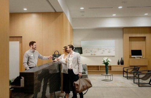 One Bedroom Suite Near Massage Envy LA 8 Luxury Bookings