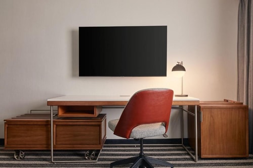 King Room Near Los Angeles Jiu Jitsu Academy LA 4 Luxury Bookings