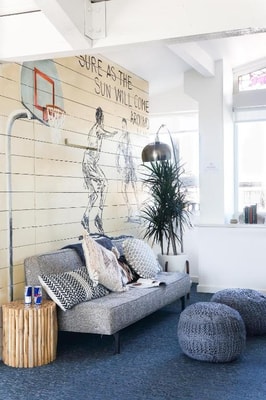 King Room Near Venice Sign LA 9 Luxury Bookings