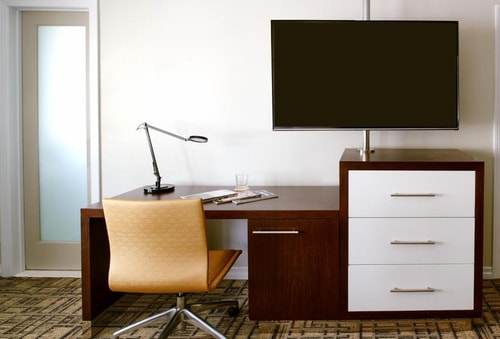 King Room Near The Comedy Store LA 2 Luxury Bookings