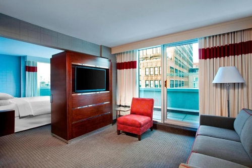 Guest room Near El Coco NYC 4 Luxury Bookings