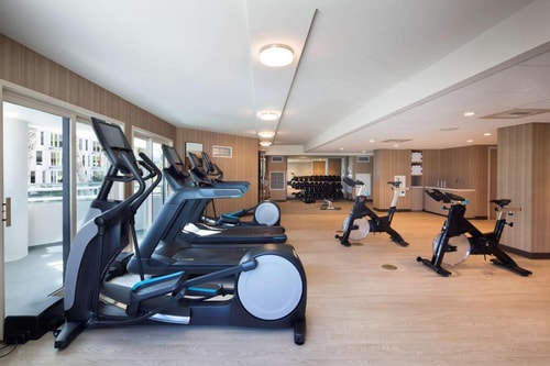 King Room Near Joslyn Park LA 14 Luxury Bookings