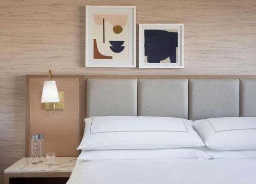 King Room Near Joslyn Park LA 1 Luxury Bookings