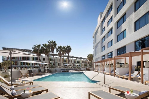King Room Near Joslyn Park LA 13 Luxury Bookings