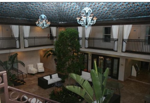 Queen Room Near Westwood Charter Elementary LA 3 Luxury Bookings