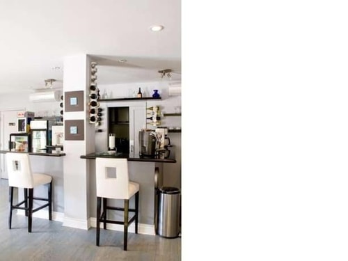 Queen Room Near Westwood Charter Elementary LA 7 Luxury Bookings