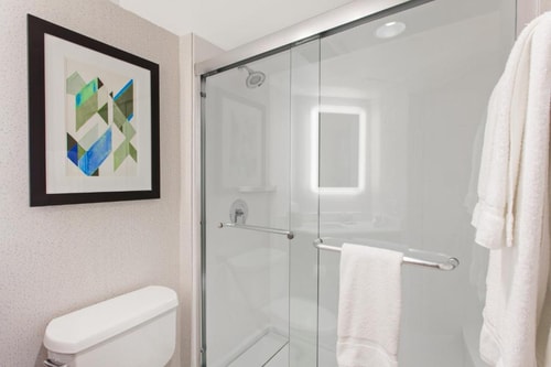 Queen Room Near Stoner Park LA 3 Luxury Bookings