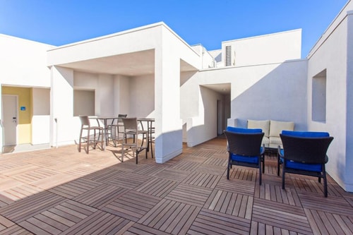 Queen Room Near Stoner Park LA 6 Luxury Bookings