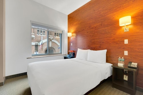 Cozy Queen Room Near Gramercy Park NYC 1 Luxury Bookings