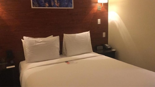 Cozy Queen Room Near Gramercy Park NYC 3 Luxury Bookings