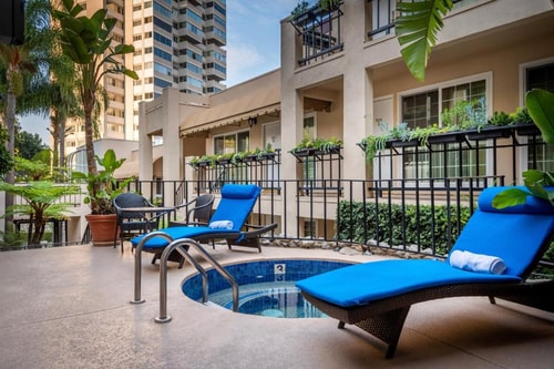 Queen Junior Suite Near Lori Moran Music Studio LA 13 Luxury Bookings