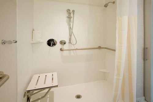 King Room Near Manhattan High School NYC 6 Luxury Bookings