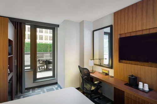 King Room Near Manhattan High School NYC 5 Luxury Bookings