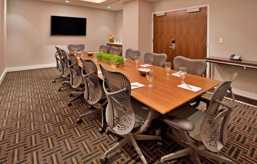 King Room Near Manhattan High School NYC 13 Luxury Bookings