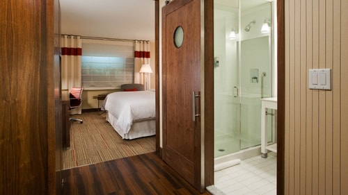Guest Room Near St John University NYC 3 Luxury Bookings