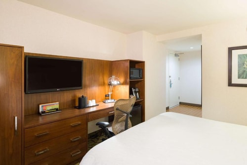 Executive King Room Near Greenacre Park NYC 1 Luxury Bookings