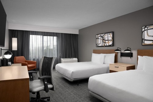 Queen Room Near Lake Ebby ORL 1 Luxury Bookings
