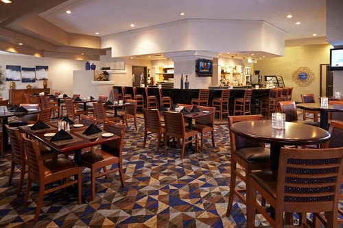 King Room Near Del Taco LA 8 Luxury Bookings