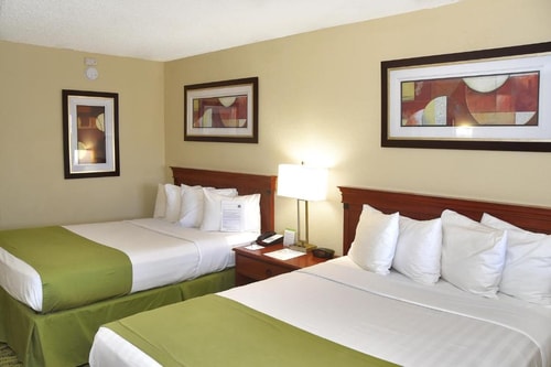 Queen Room Near Donnybrook Park ORL 2 Luxury Bookings