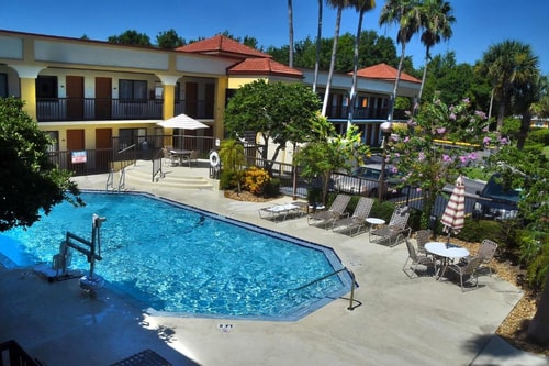 Queen Room Near Donnybrook Park ORL 13 Luxury Bookings