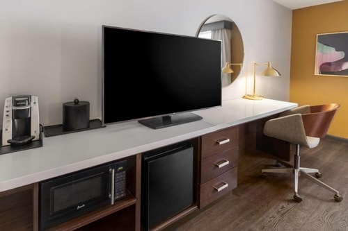 King Room Near Wattles Garden Park LA 1 Luxury Bookings