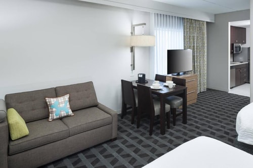 Deluxe Queen Suite Near Nautilus Theater ORL 1 Luxury Bookings