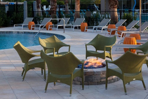 Deluxe Queen Suite Near Nautilus Theater ORL 10 Luxury Bookings