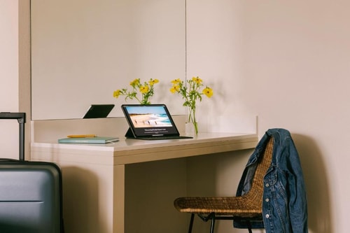 King Room Near Pirates Dinner Adventure ORL 3 Luxury Bookings