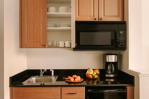 King Room Near Pirates Dinner Adventure ORL 4 Luxury Bookings