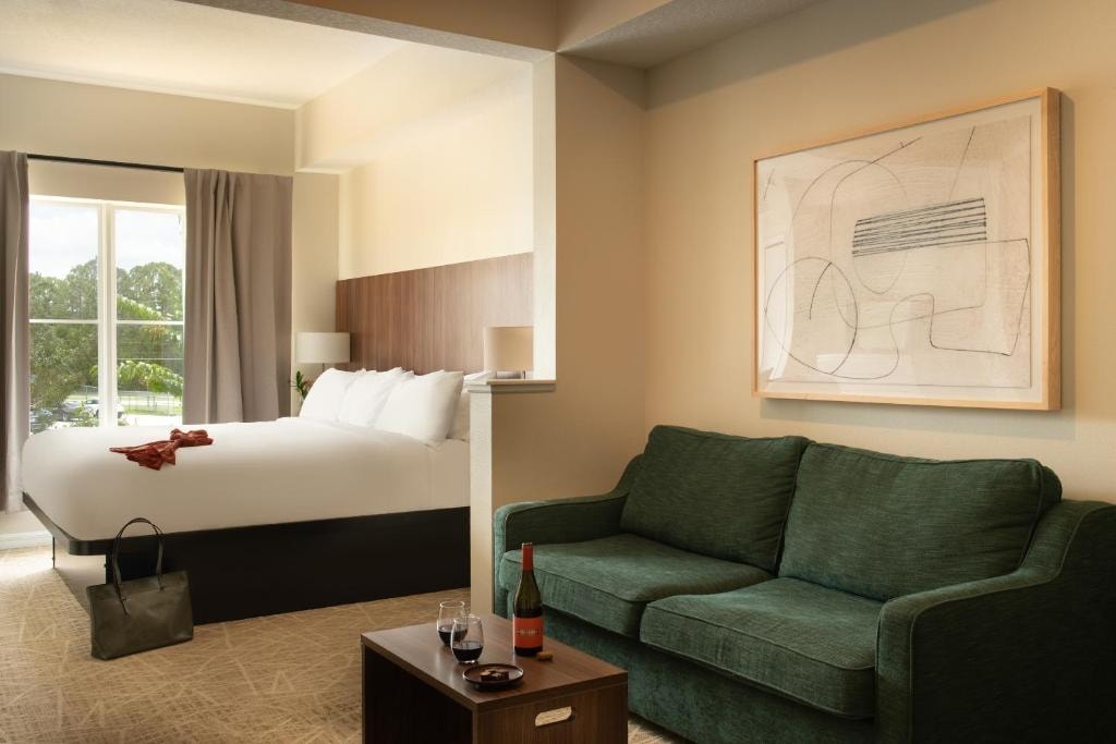 King Room Near Pirates Dinner Adventure ORL Luxury Bookings